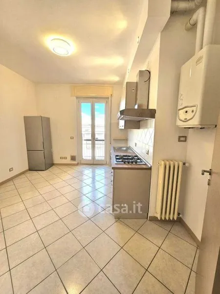 Cucina - Monolocale con balcone in zona semicentrale a Piacenza