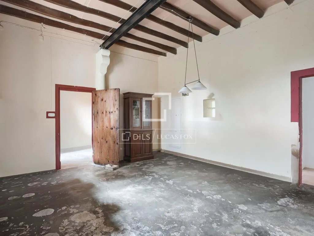 Pièces - Historic Estate with Equestrian Potential in Llucmajor
