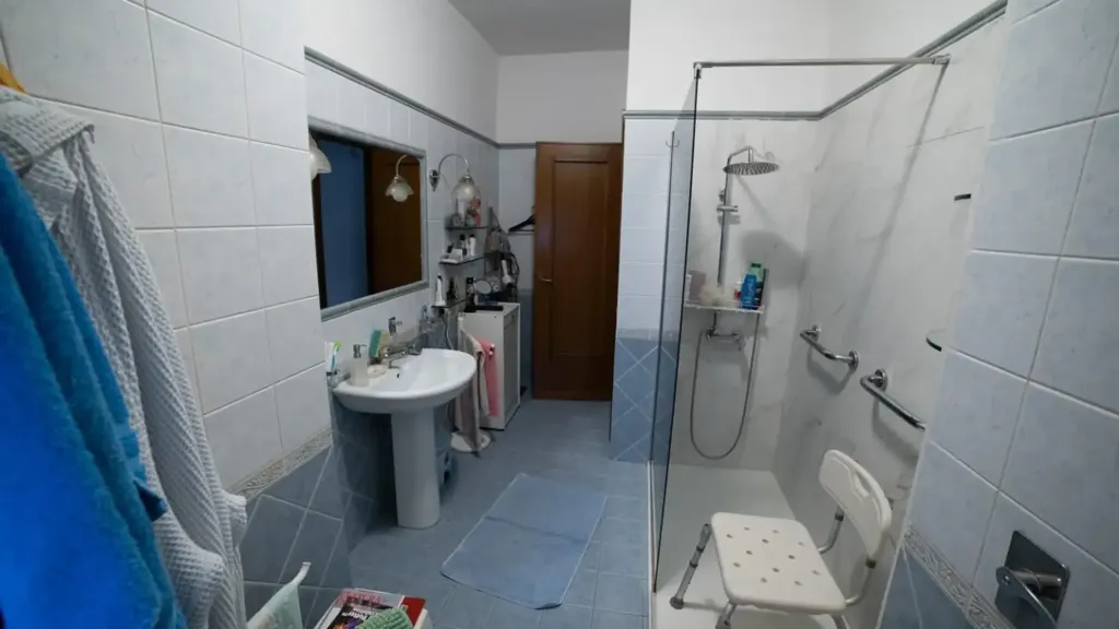Salles de bain - Spacious Apartment with Balcony in Palermo