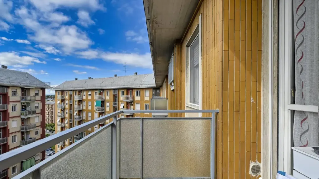 Rõdu - Panoramic Three-Bedroom Apartment in Melegnano