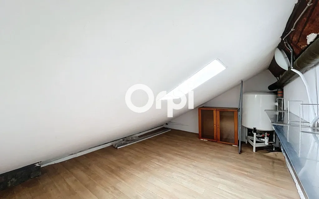 Pièces - Studio Meublé avec Double Vitrage à Nancy
