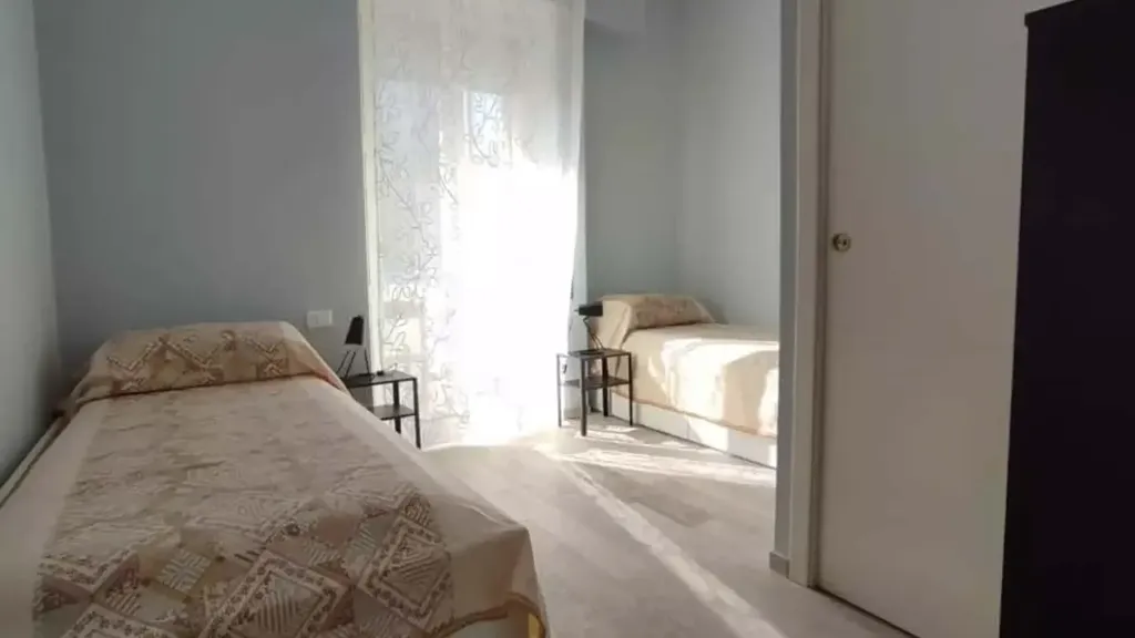 Chambres - Trilocale with Balcony in Rome