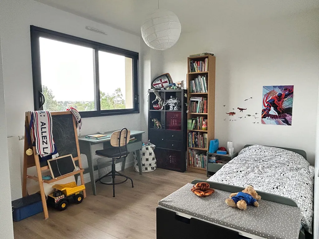 Chambres - Maison Meublée avec Garage à Mareil Marly