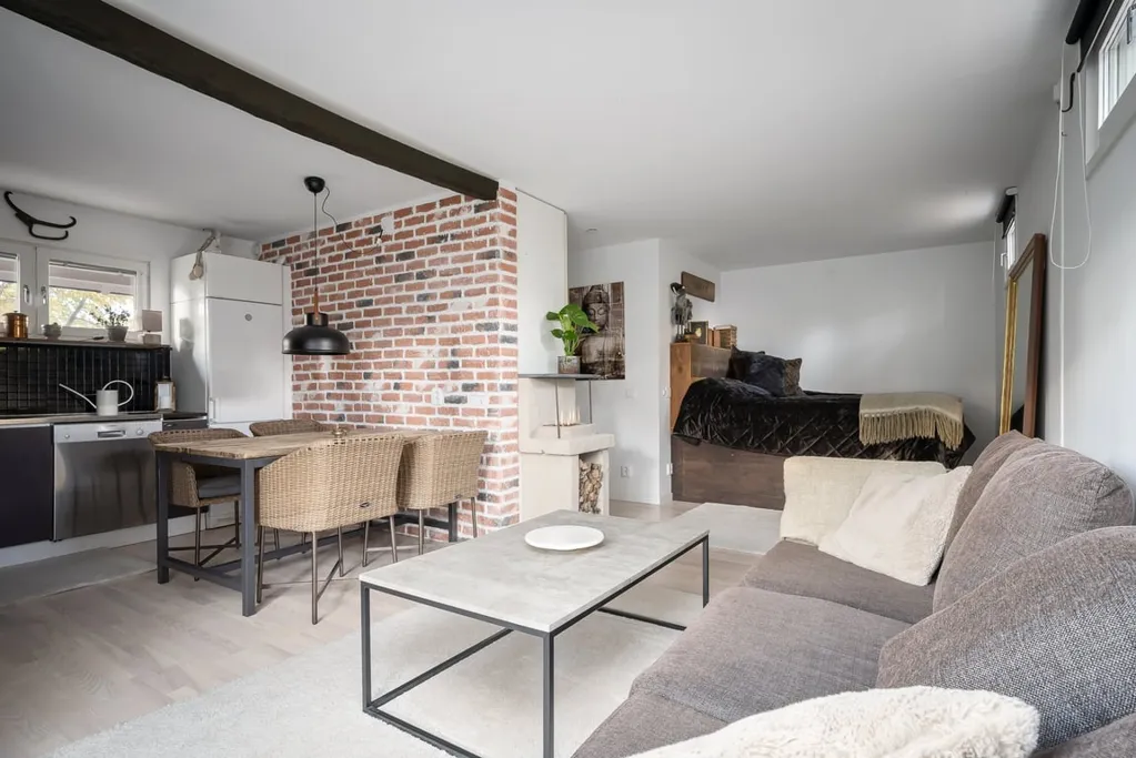 Elutuba - Apartment with Balcony in Fornudden
