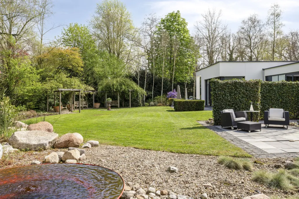 Jardin - Dual Living Villa with Spa in Borne