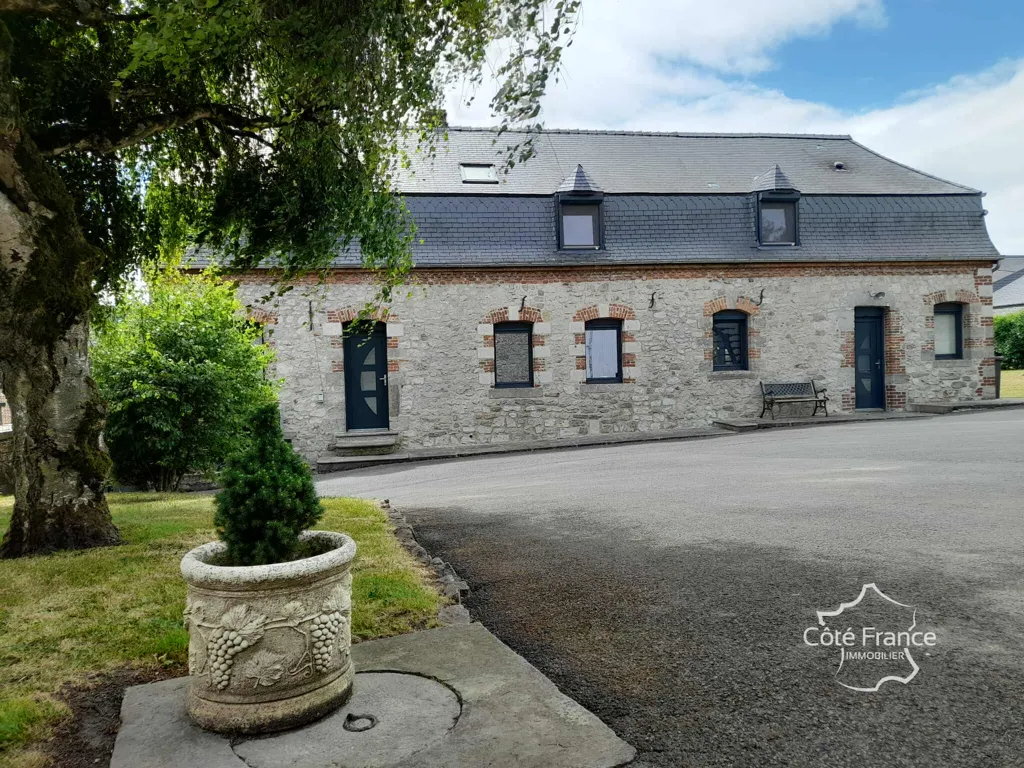 Extérieur - Maison en Pierre avec Jardin à Avesnes-La Capelle