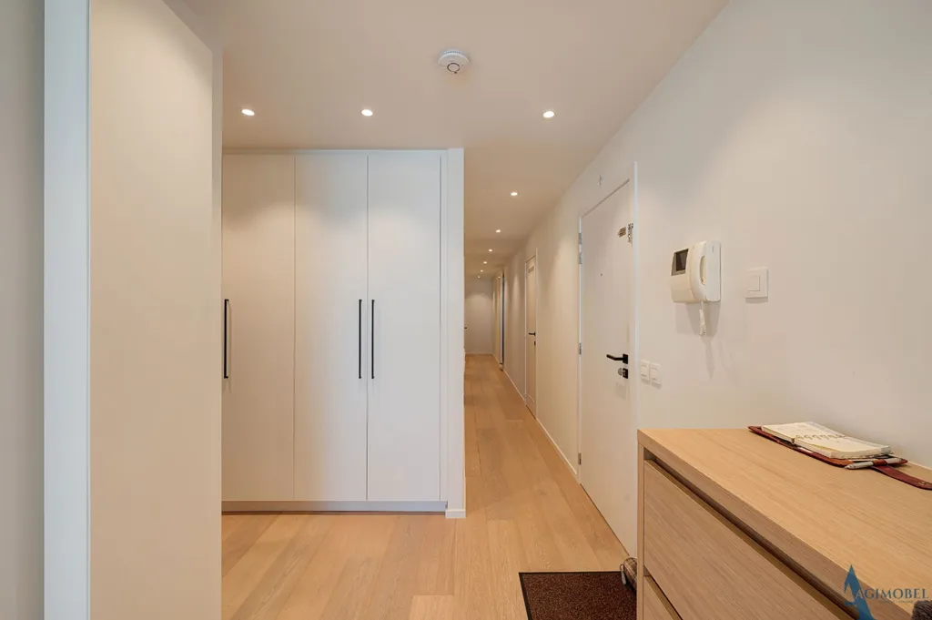 Recibidor - Renovated Corner Flat with Sea View on Rubensplein
