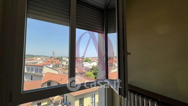 Pièces - Bright Trilocale with Box in Cassano Magnago