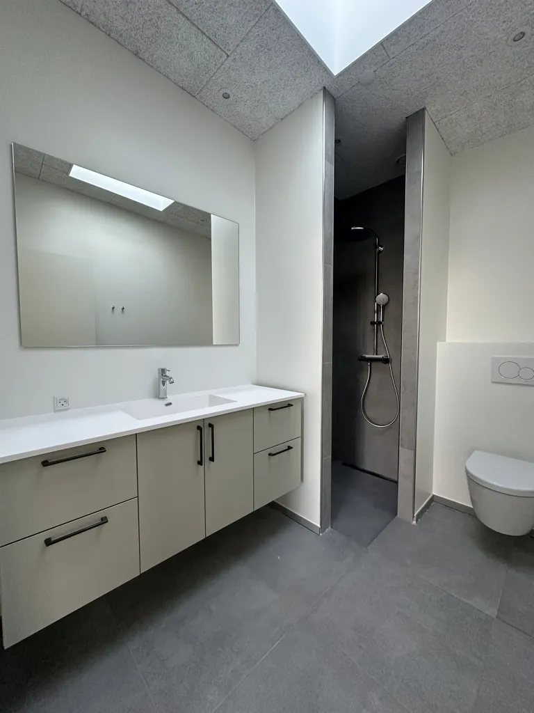 Salles de bain - Modern Apartments with Balcony in Vester Nebel