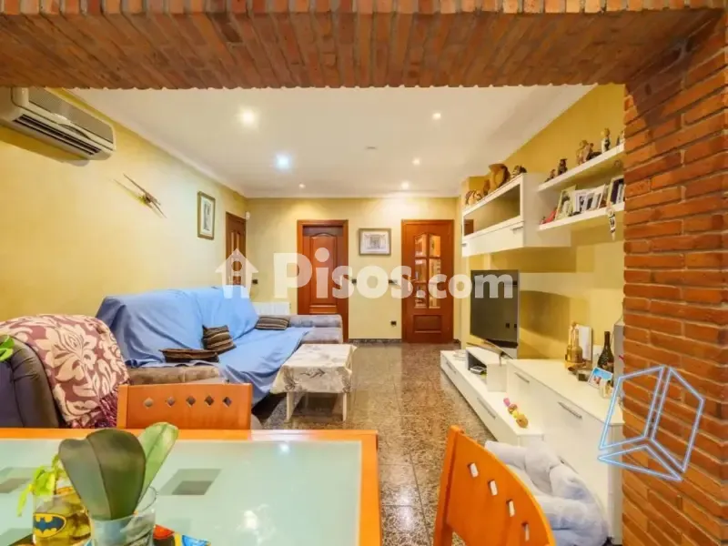 Söögituba - Ground Floor Flat with Balcony in Gavà
