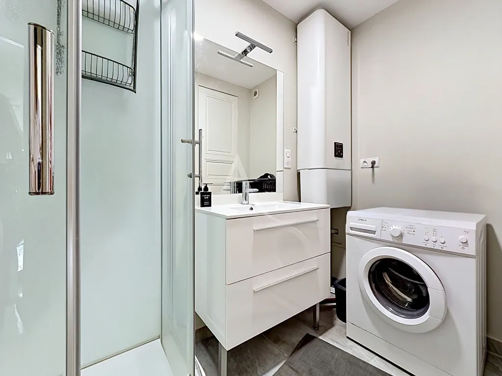 Bagni - House with Garden in Brissac-Quincé