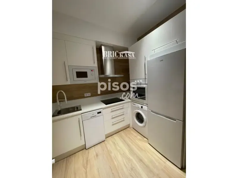Kitchen - Furnished Flat with Air Conditioning in Cáceres