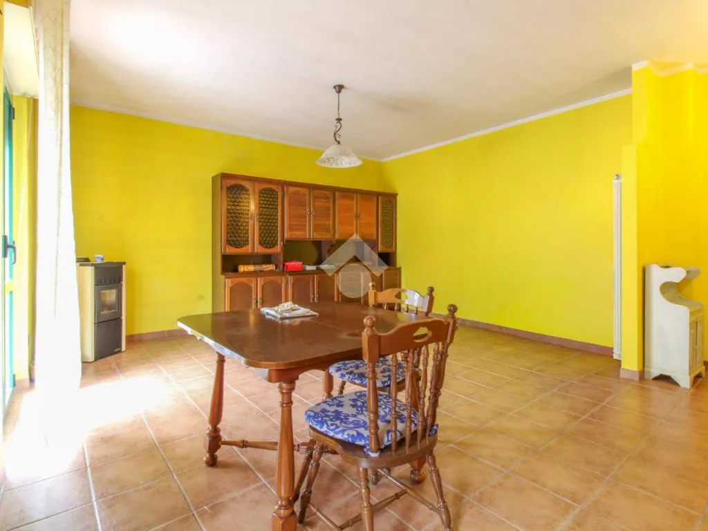 Salle à manger - Trilocale with Private Balcony in Vestone
