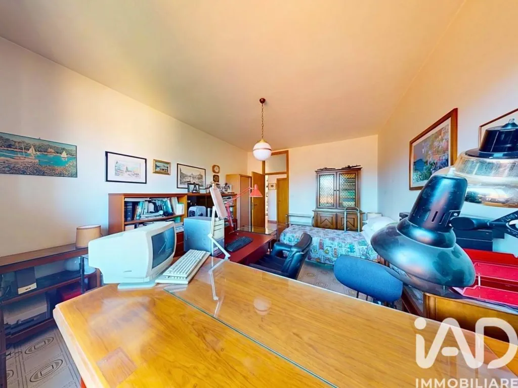 Bureau - Apartment with Panoramic View in Foligno