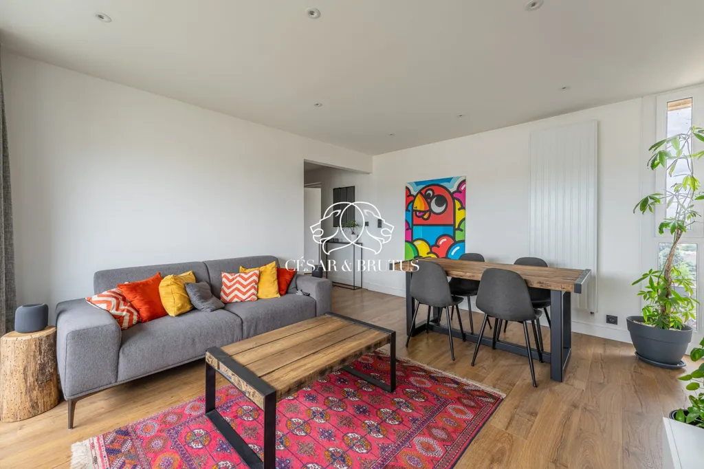Séjour - Appartement T3 Rénové avec Balcon à Caluire