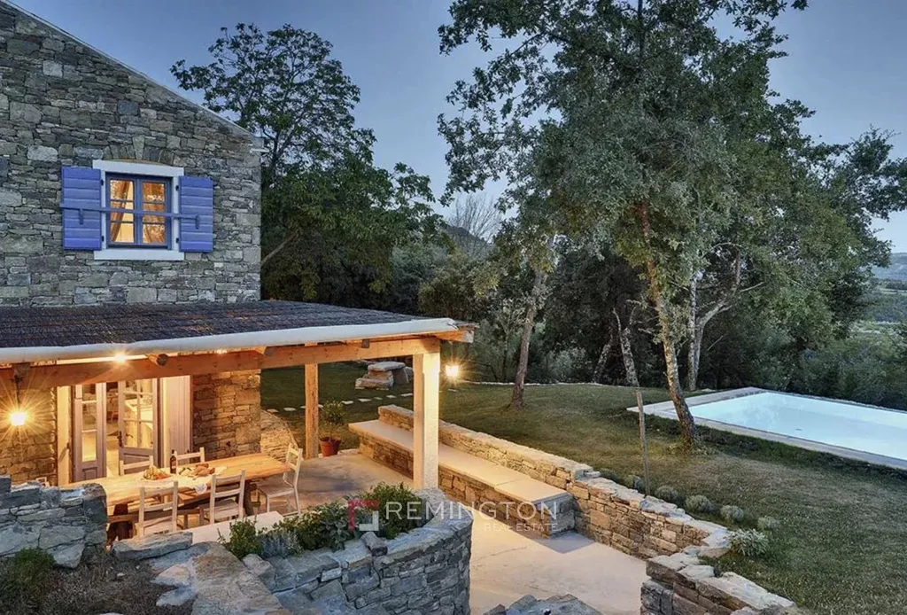Bassein - Villa with Extensive Building Land in Central Istria