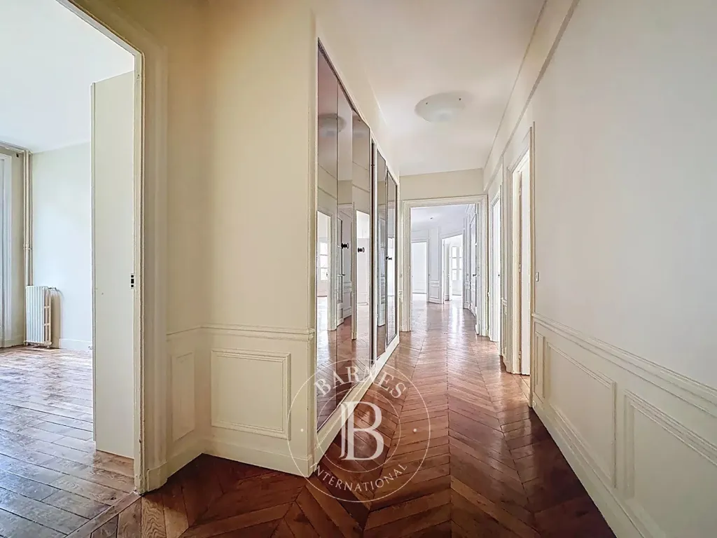 Entrée - Appartement Luxe avec Vue sur la Ville près de la Tour Eiffel