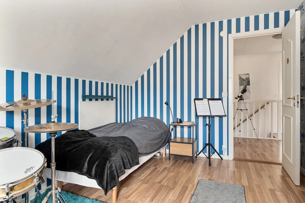 Bedrooms - 1½-Storey Villa with Spa Deck in Quiet Suburb