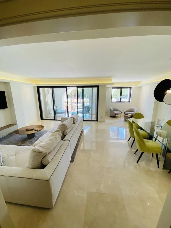 Séjour - Appartement Luxueux avec Vue Mer à Cannes