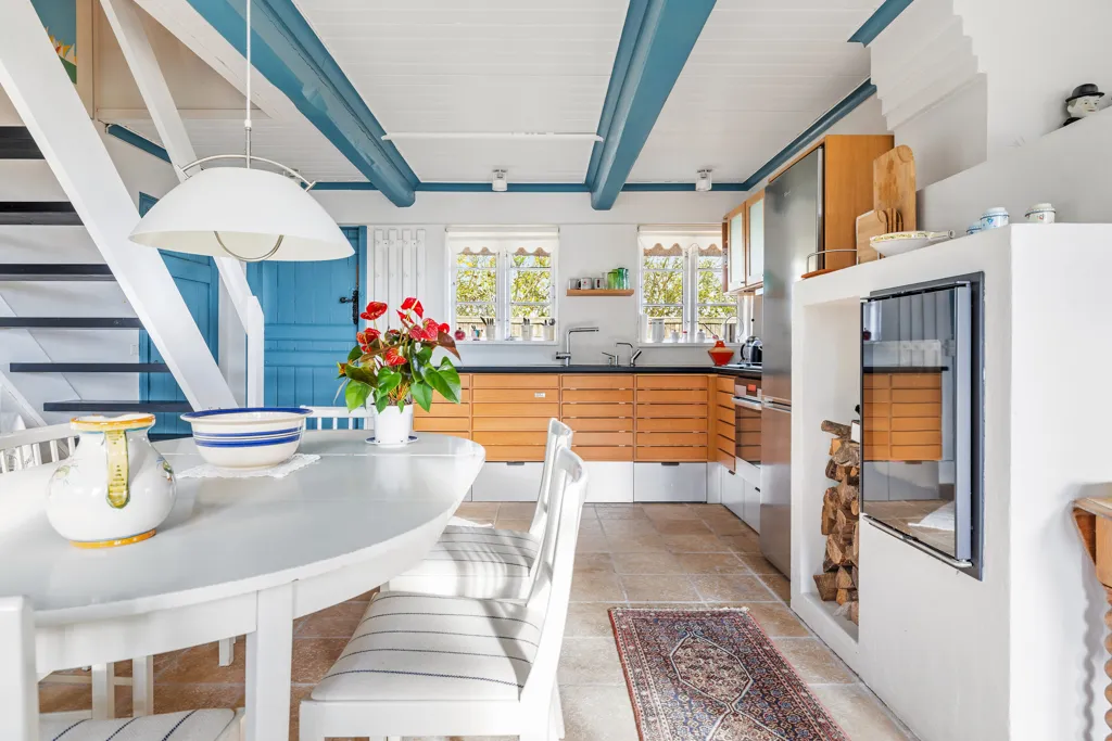 Cuisine - Historic Timber-Frame House with Water View in Nyborg