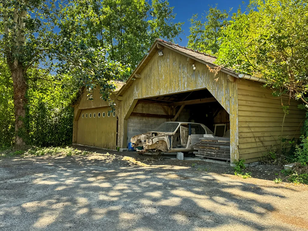 Garage - Maison Indépendante avec Jardin à Rimou