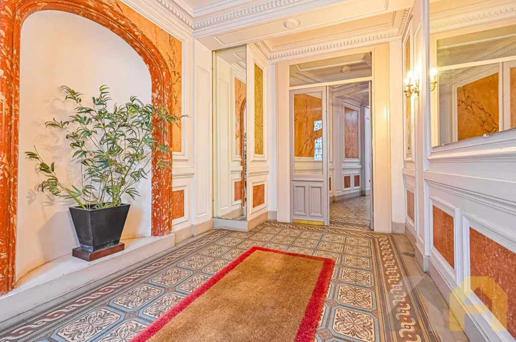 Esik - Luxury Flat with Eiffel View in Paris