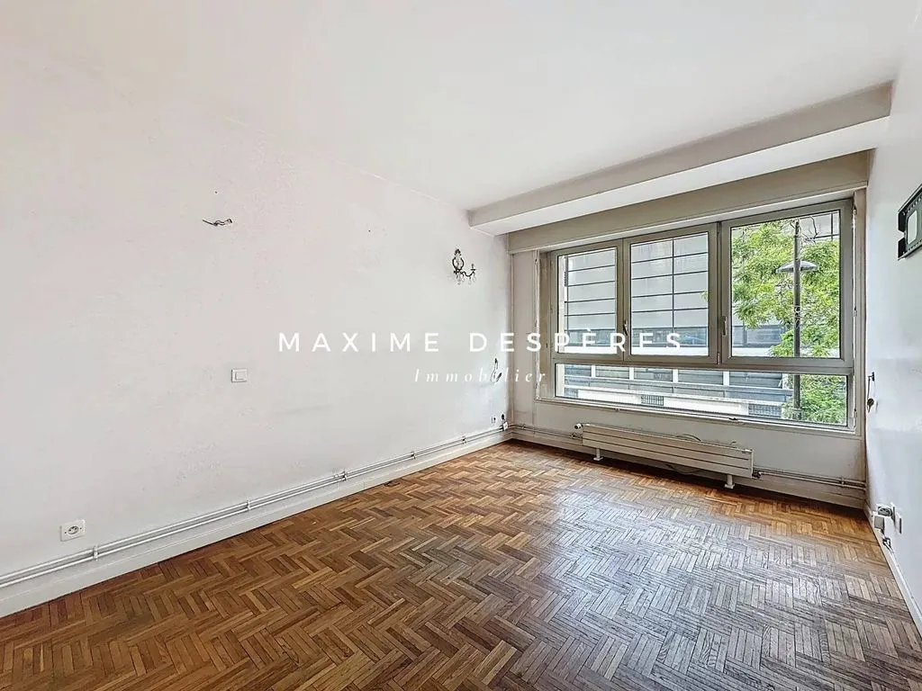 Pièces - Appartement Luxueux avec Vue sur la Ville à Paris