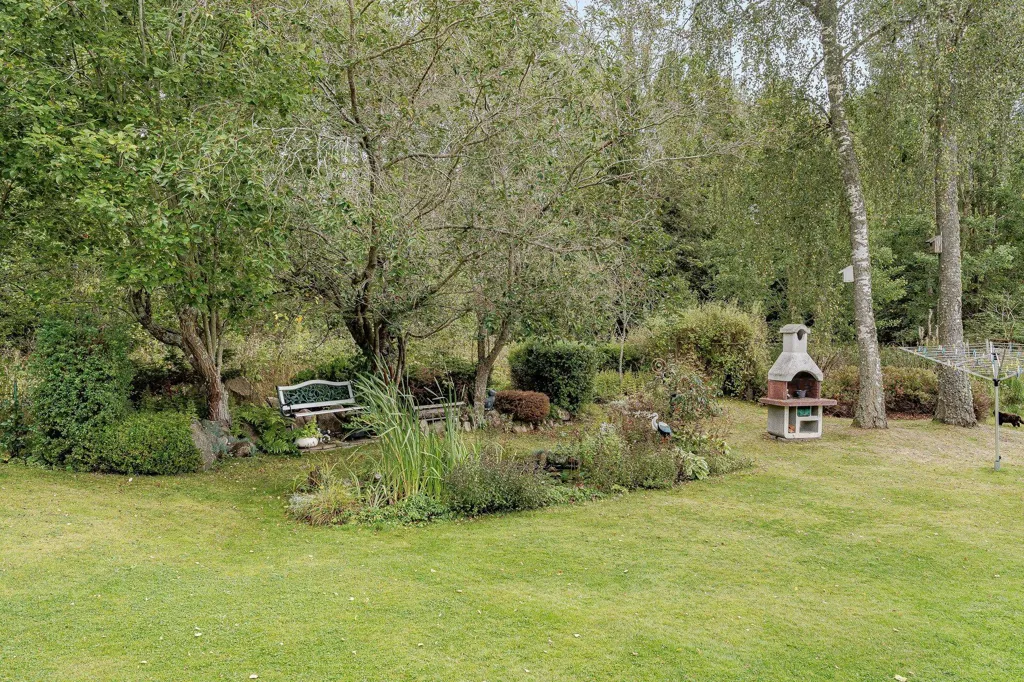Garden - One-Storey Villa with Garden in Skara
