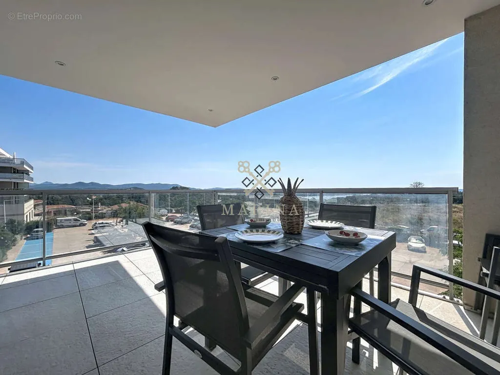 Rõdu - Luxury Apartment with Sea View in Secure Residence