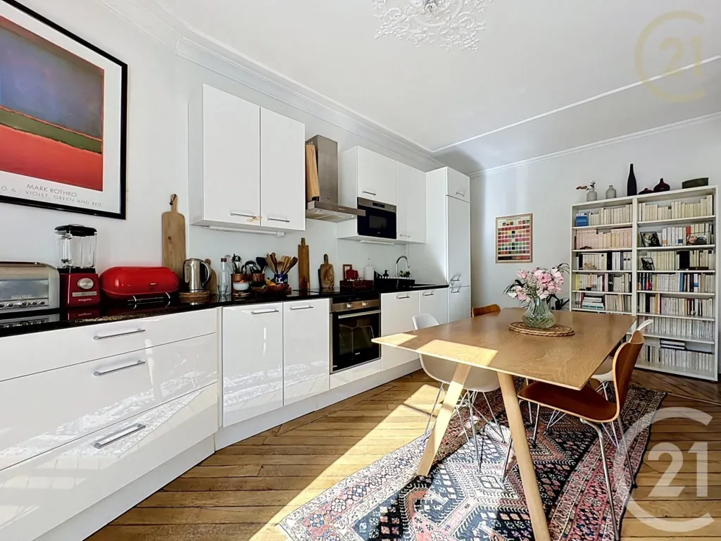Köök - Charming 4-Bedroom Apartment in Versailles