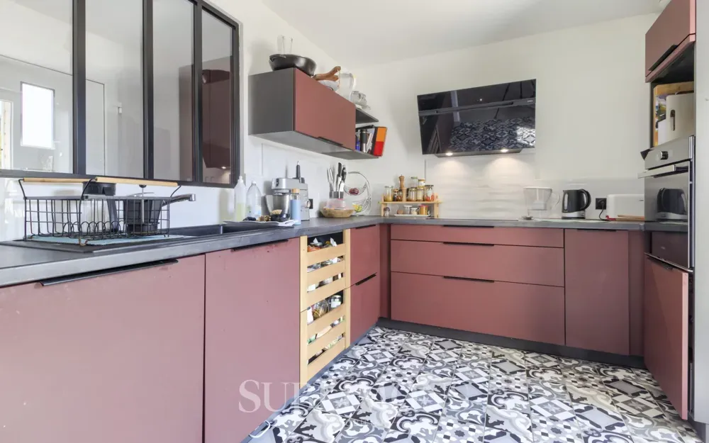 Cucina - Contemporary House with Cathedral Ceiling in Plélan-le-Grand