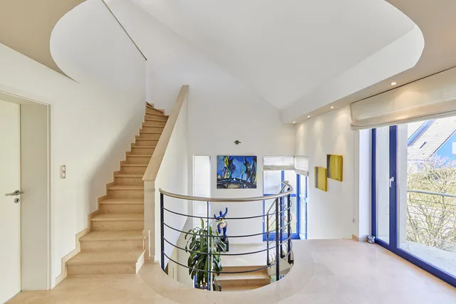 Pièces - Maison de 5 Chambres avec Jardin à Dudelange