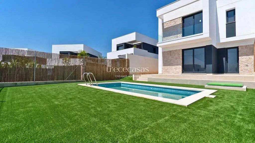 Piscina - Modern Chalet with Pool in Torre en Conill