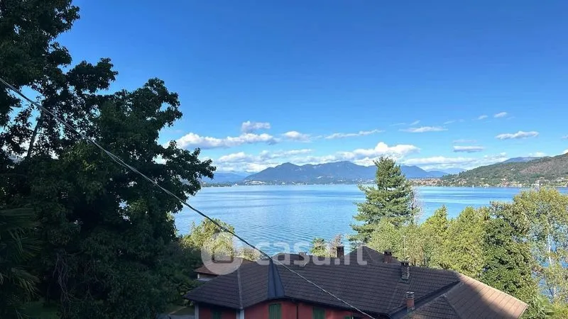 Garden - Villa with Lake View in Meina