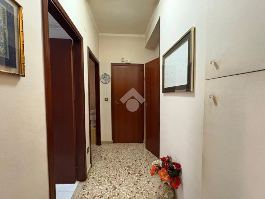 Esik - 3-Room Apartment with Balcony in Palermo