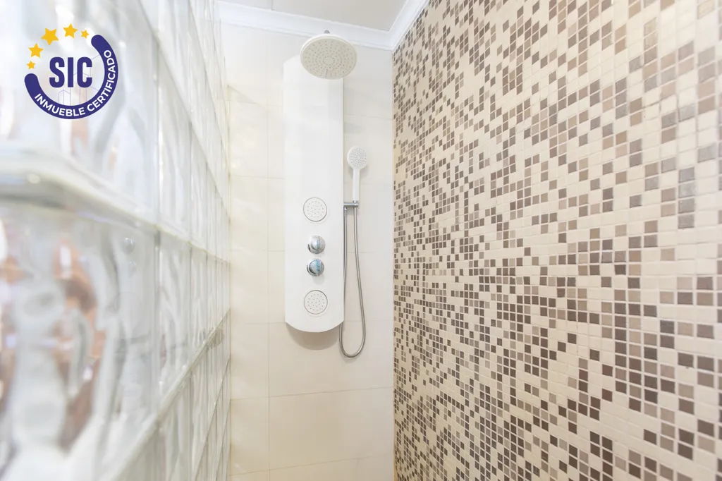 Salles de bain - Independent House with Pool in Gandia