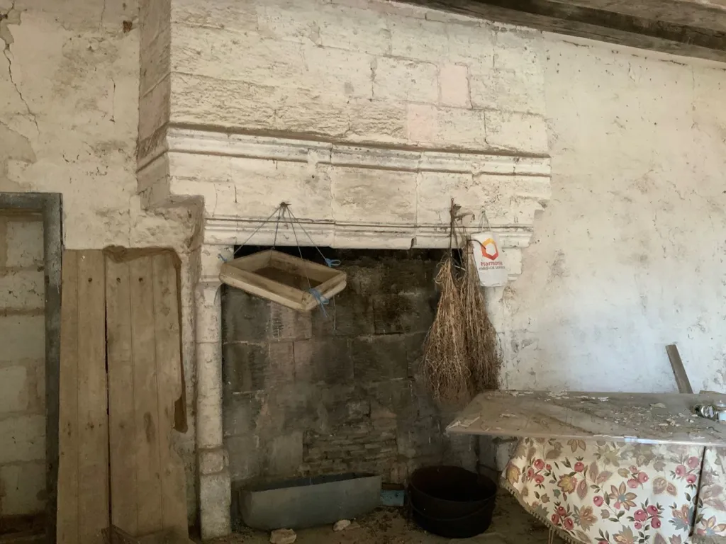 Pièces - Ensemble Immobilier à Rénover avec Dépendances à Saint Sauveur