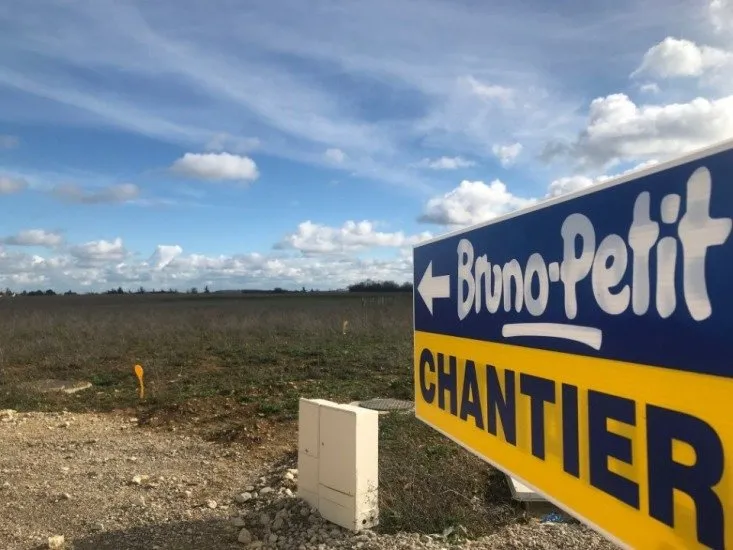 Aed - New Build House with Garden near Châteauroux