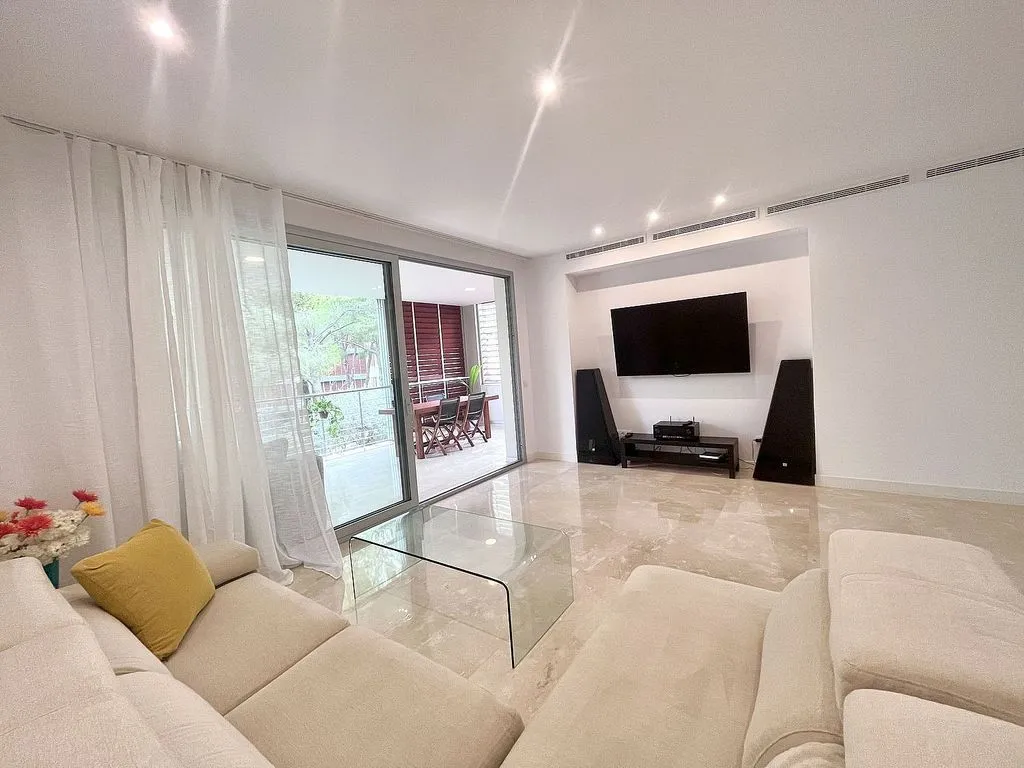 Elutuba - Contemporary Apartment with Sea View in Portals Nous-Bendinat