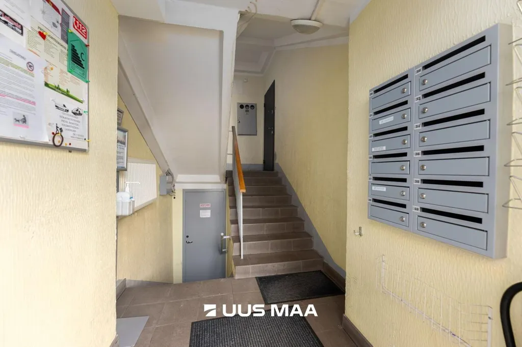 hallway_entrance