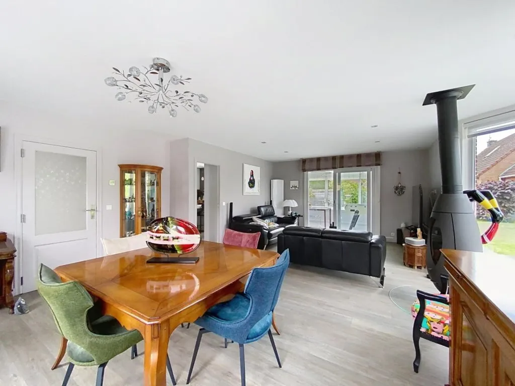 Söögituba - Semi-detached Villa with Garage in Exceptional Setting