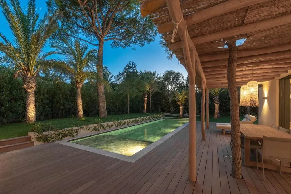 Piscine - Villa Luxueuse avec Piscine à Saint-Tropez