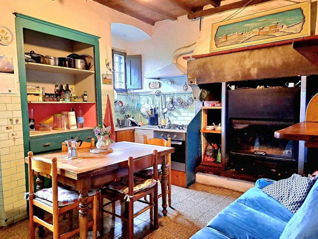 Salle à manger - Rustic Farmhouse with Olive Grove in Pontassieve