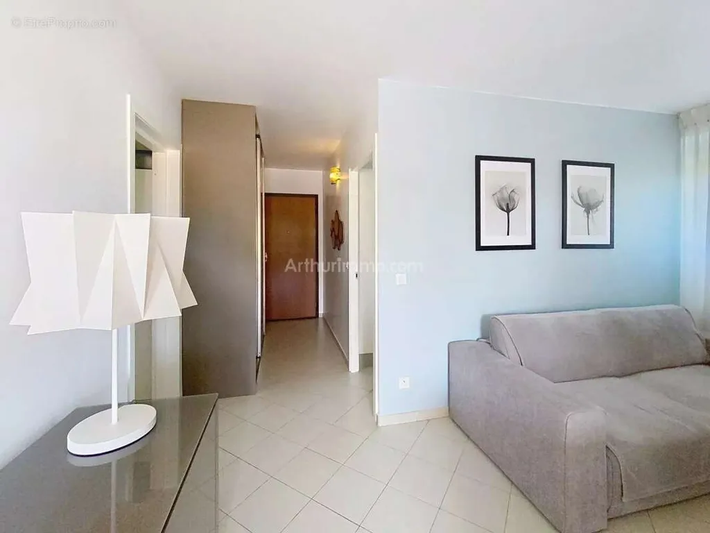 Elutuba - Spacious T4 with Terrace in Calvi Centre