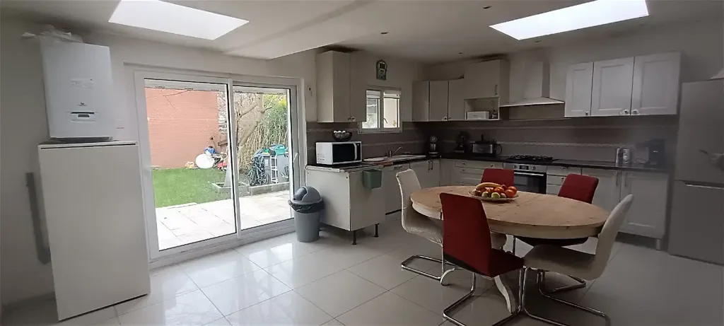 Cuisine - Maison Rénovée avec Jardin à Roubaisienne
