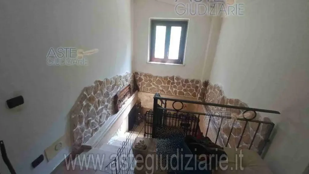 Pièces - Villa with Private Garden in Mentana