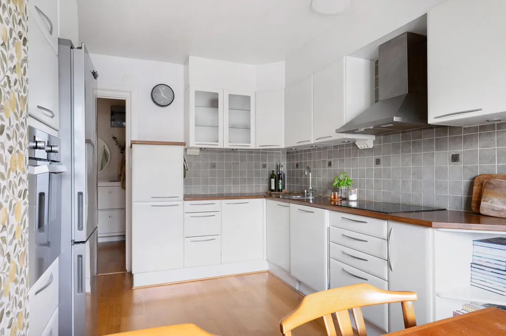 Cuisine - Renovated Apartment with West-Facing Balcony in Brynäs