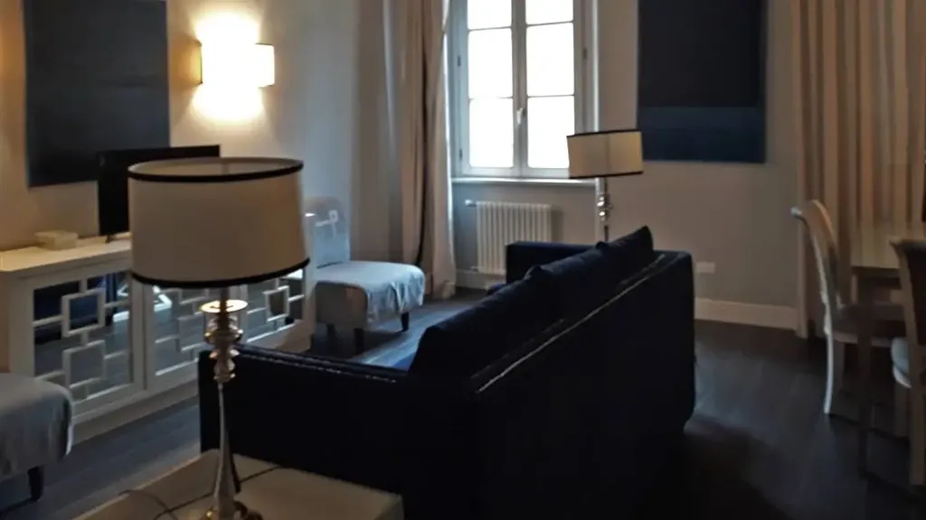 Elutuba - Modernised 2-Bedroom Flat in Florence