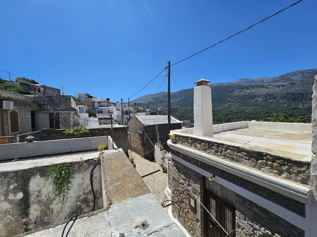 Balcone - Old Construction House with City View in Crete