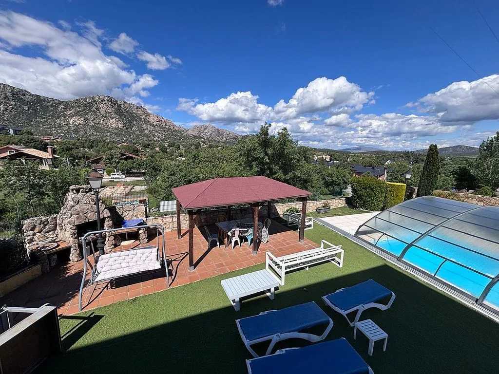 Pool - Chalet with Pool and Terrace in El Boalo